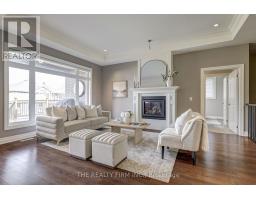 696 BENNETT CRESCENT - 17