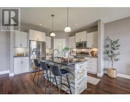 696 BENNETT CRESCENT - 19