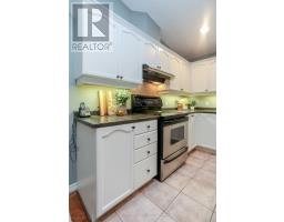 20 - 1241 BEAVERBROOK AVENUE - 16