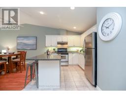 20 - 1241 BEAVERBROOK AVENUE - 19