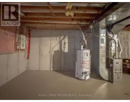 20 - 1241 BEAVERBROOK AVENUE - 38