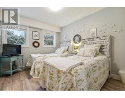 21 CHINIQUY STREET - 16