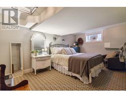 21 CHINIQUY STREET - 31