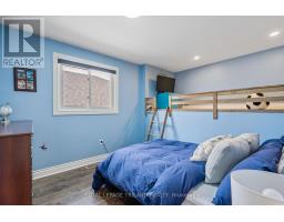 30 HAGERMAN CRESCENT - 25