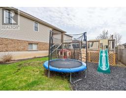 30 HAGERMAN CRESCENT - 44
