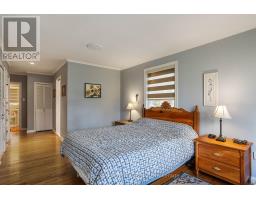 16 CRESCENT AVENUE - 13