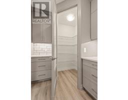 3 - 1061 EAGLETRACE DRIVE - 22