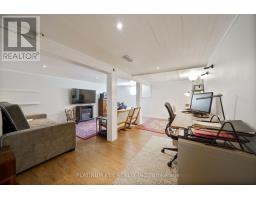 2511 QUEEN STREET - 32