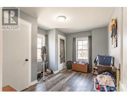 27 EAST STREET N - 16
