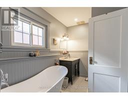 27 EAST STREET N - 18