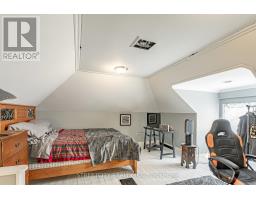 27 EAST STREET N - 22