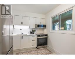 13 - 591 GRIFFITH STREET - 7