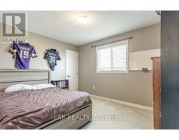 8 OLIVER CRESCENT - 14