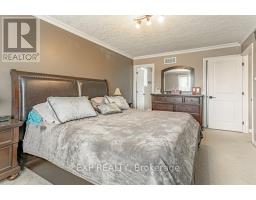 8 OLIVER CRESCENT - 19