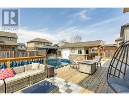 8 OLIVER CRESCENT - 30