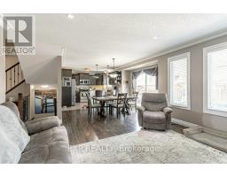 8 OLIVER CRESCENT - 9