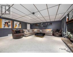 1542 HENLEY CRESCENT - 34