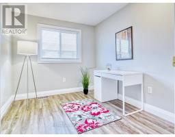 74 - 70 CHAPMAN COURT - 20