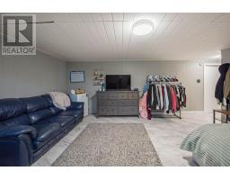 1546 GLENGARRY AVENUE - 34