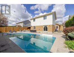 226 ANDREA CRESCENT - 38