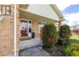 226 ANDREA CRESCENT - 4