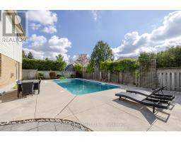 226 ANDREA CRESCENT - 40