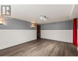 222 ELGIN CRESCENT - 27