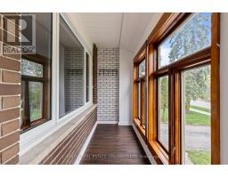 222 ELGIN CRESCENT - 3