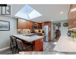 24 MUIR STREET - 12