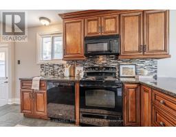 22 SCOTCHMERE CRESCENT - 18