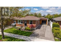 22 SCOTCHMERE CRESCENT - 2