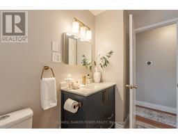 22 SCOTCHMERE CRESCENT - 25