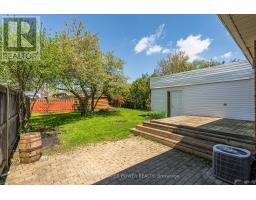 22 SCOTCHMERE CRESCENT - 44
