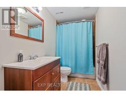 1098 STAGHORN CRESCENT - 43