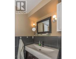 2401 - 389 DUNDAS STREET - 12