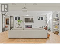 86 KEMP CRESCENT - 29