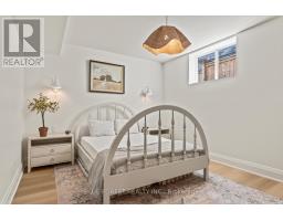 86 KEMP CRESCENT - 32