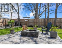 86 KEMP CRESCENT - 43