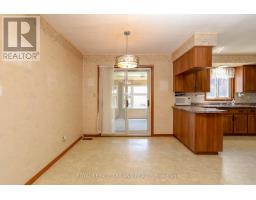 32 APPLEWOOD CRESCENT - 10