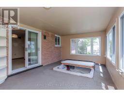32 APPLEWOOD CRESCENT - 14