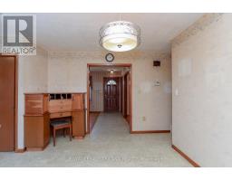 32 APPLEWOOD CRESCENT - 15