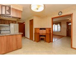 32 APPLEWOOD CRESCENT - 16