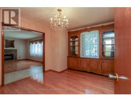 32 APPLEWOOD CRESCENT - 22