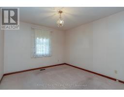 32 APPLEWOOD CRESCENT - 26