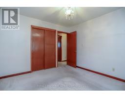 32 APPLEWOOD CRESCENT - 27