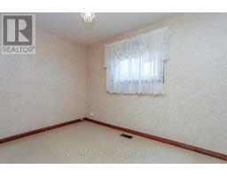 32 APPLEWOOD CRESCENT - 28