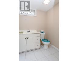 32 APPLEWOOD CRESCENT - 36