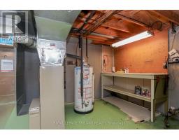 32 APPLEWOOD CRESCENT - 38