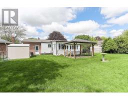 32 APPLEWOOD CRESCENT - 43