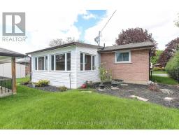 32 APPLEWOOD CRESCENT - 46